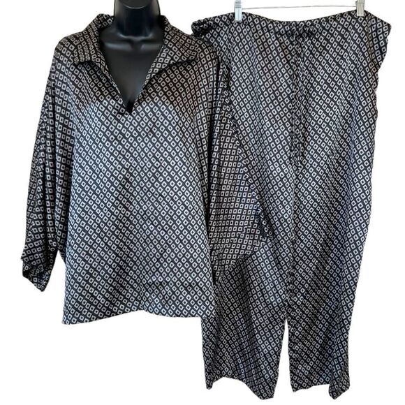 Natori 2pc brushed satin black/silver Geometric Pattern Pajamas
